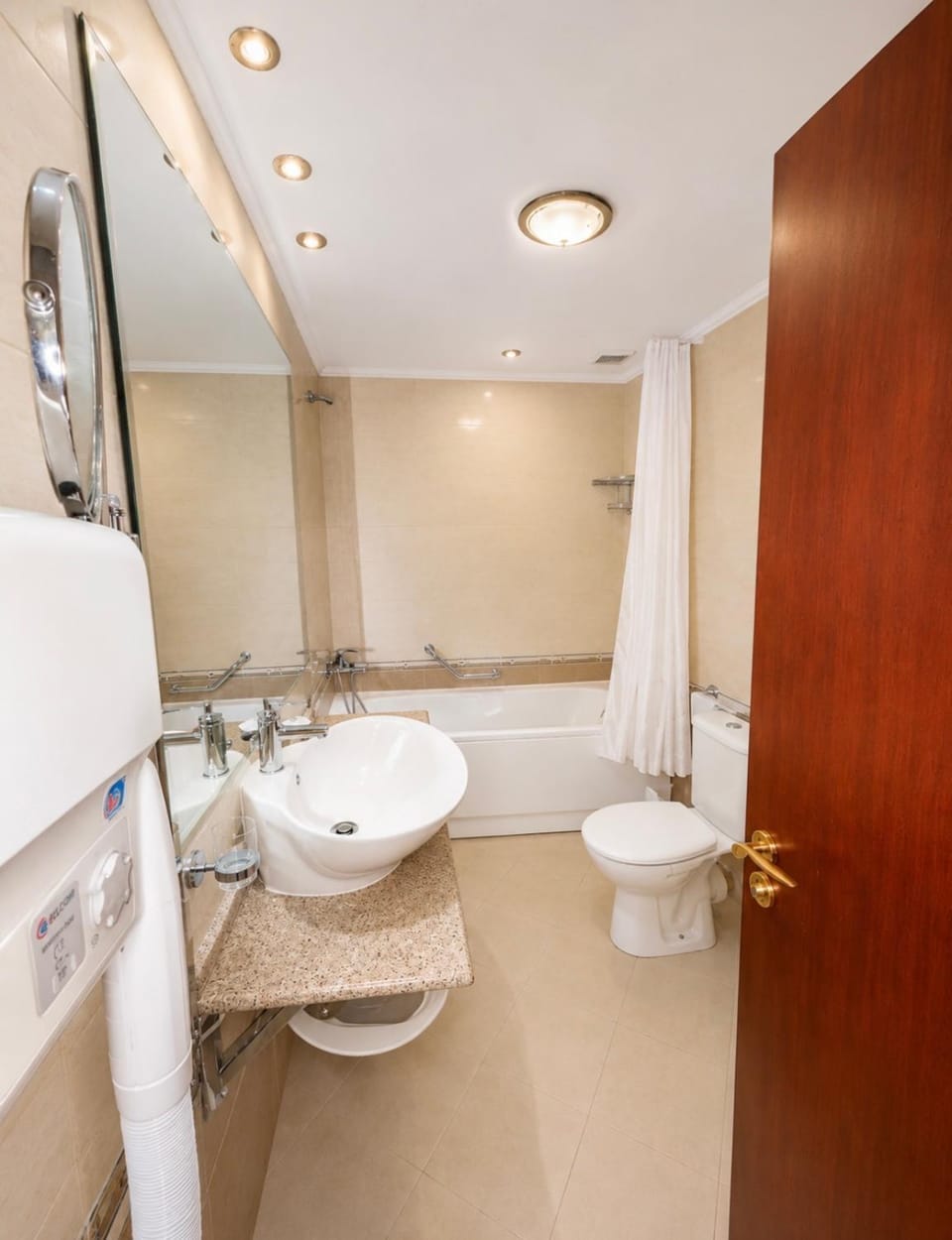Bathroom, towels