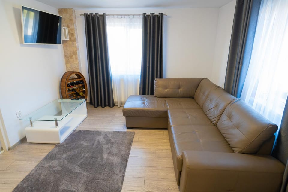 Pensiunea Matei Bed and Breakfast in Romania
