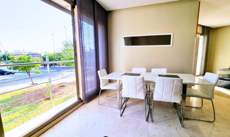 Patio, Communal lounge/ TV room, Day, TV and multimedia, View (from property/room), Balcony/Terrace, Living room, Seating area, Dining area, Evening entertainment