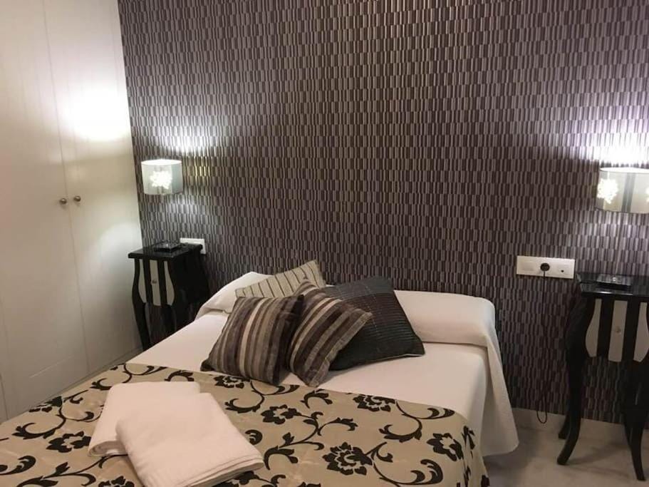 MÁXIMO LUJO EN CALLE FRANCOS. NO TE ARREPENTIRÁS. Apartment in Seville