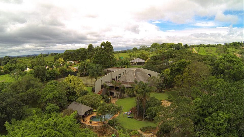 Property building, Day, Natural landscape, Bird's eye view, Garden, Garden view