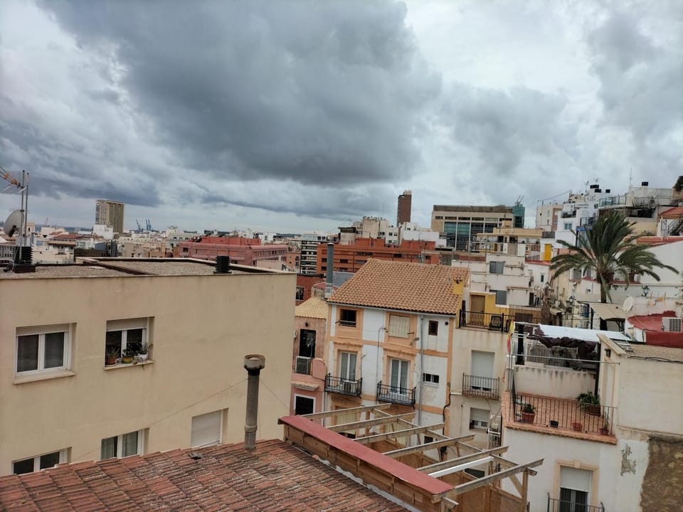 Private Terrace-Romantic-Sea, Castle views-Central House in Alicante