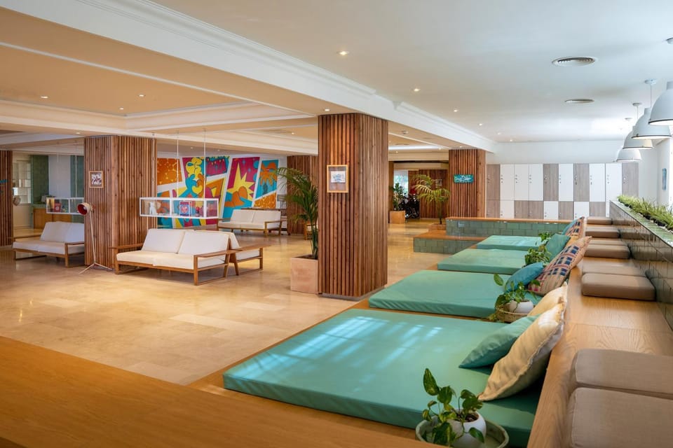 Bed, Lobby or reception, Spa and wellness centre/facilities