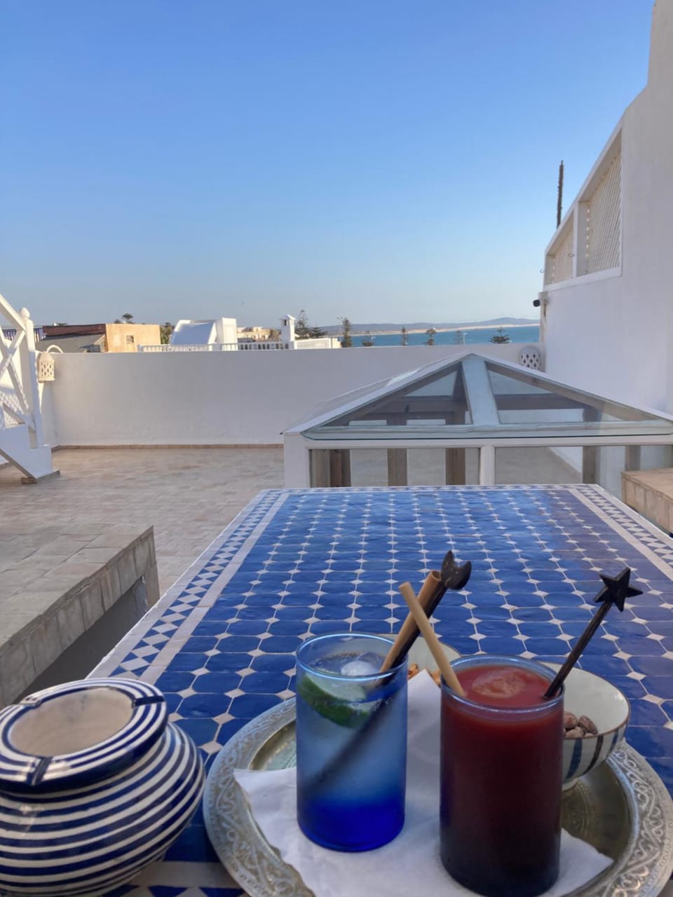 Natural landscape, View (from property/room), Balcony/Terrace, Food and drinks, Dining area, Sea view, Drinks