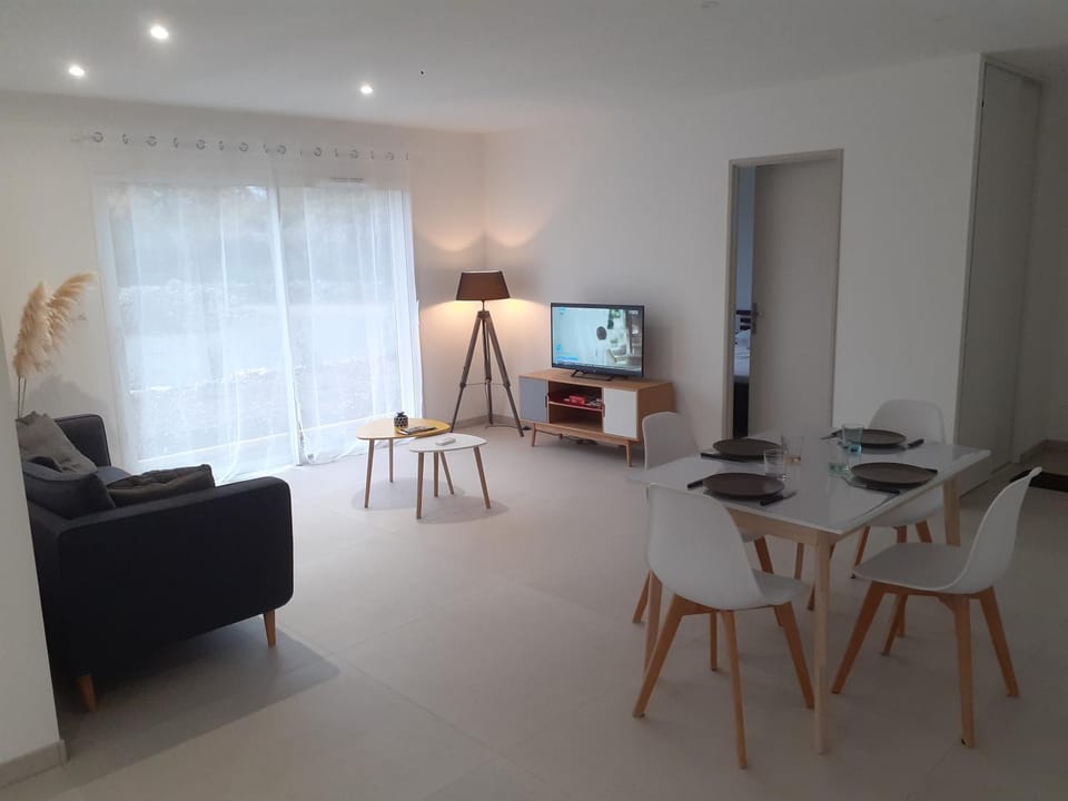 Maison neuve climatisée avec jardin - Sud Ardèche Villa in Provence-Alpes-Côte d'Azur