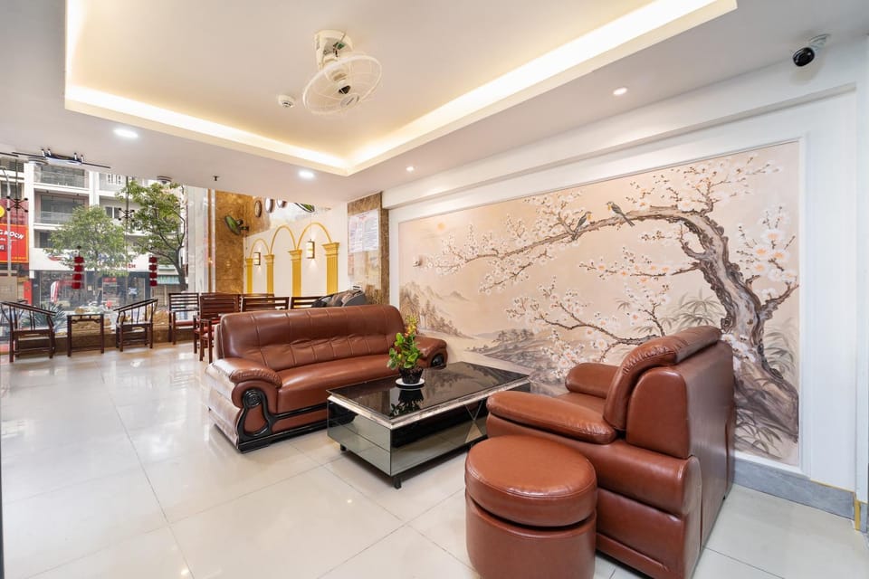 Communal lounge/ TV room
