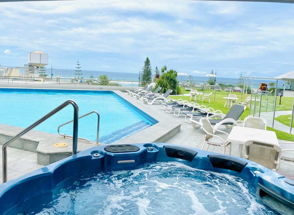 Hot Tub, Sea view, Swimming pool