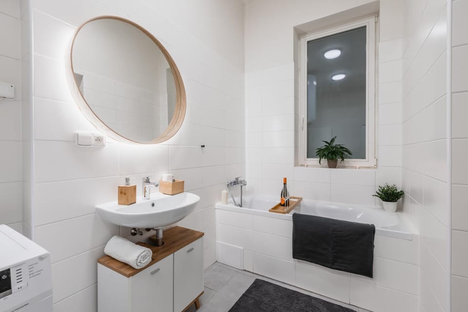Bathroom, towels