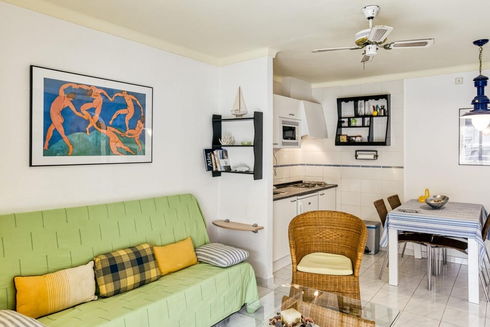 Property building, Living room