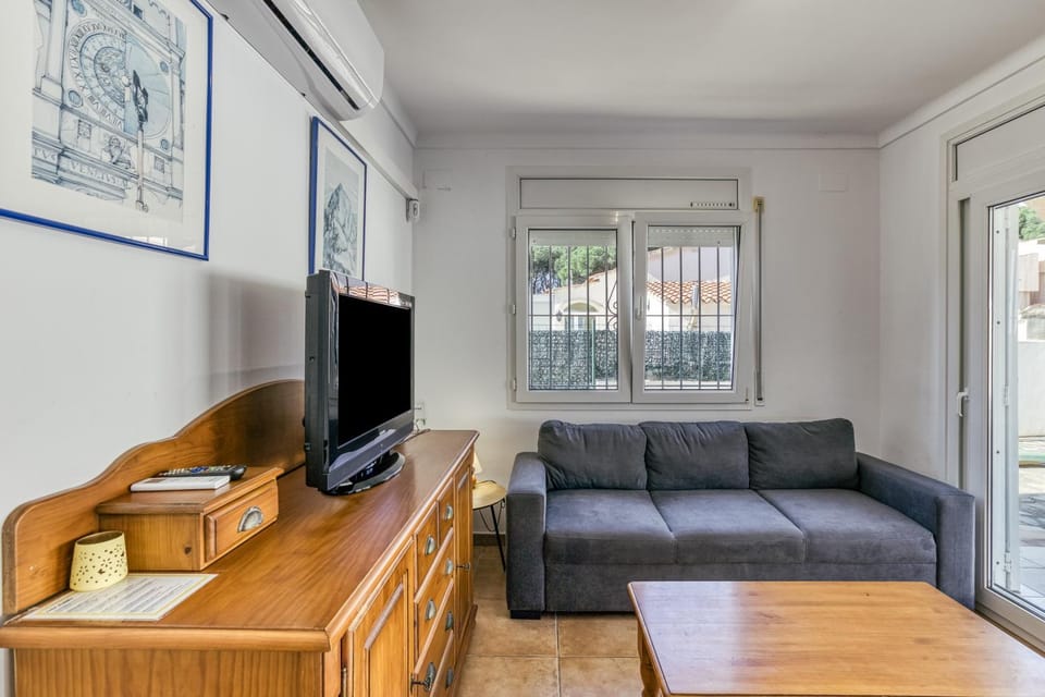 Property building, Living room