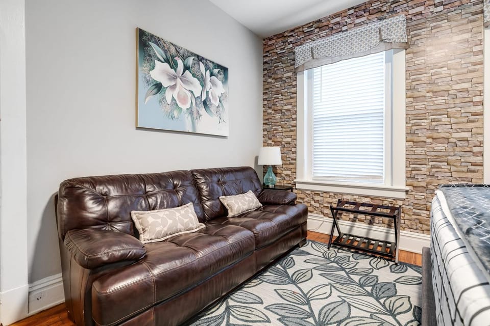 Centrally located in Carytown fully fenced Apartment in Richmond