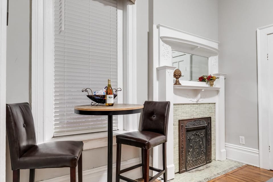 Nest & Rest Free Parking Museum City Access Apartment in Richmond