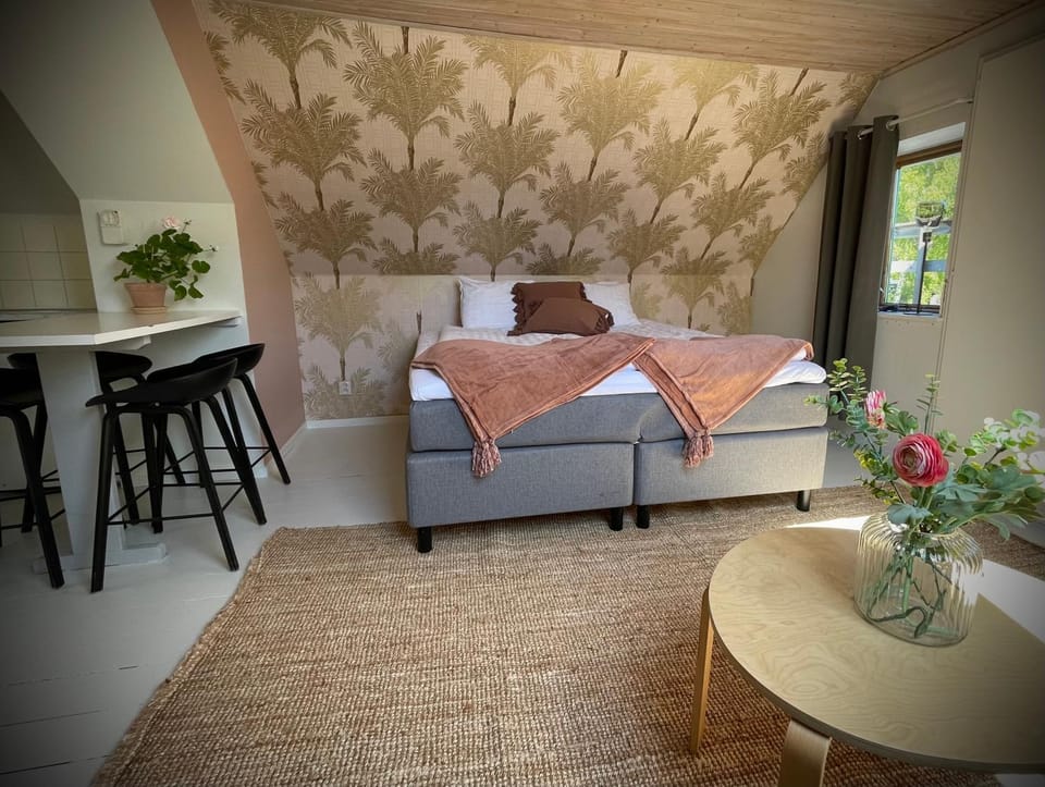 Bed, Living room, Seating area