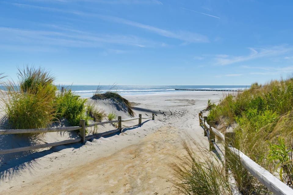 Spacious Wildwood Townhome w/ Covered Balcony House in North Wildwood