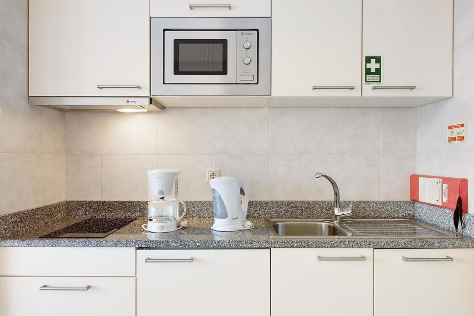 Kitchen or kitchenette, Living room