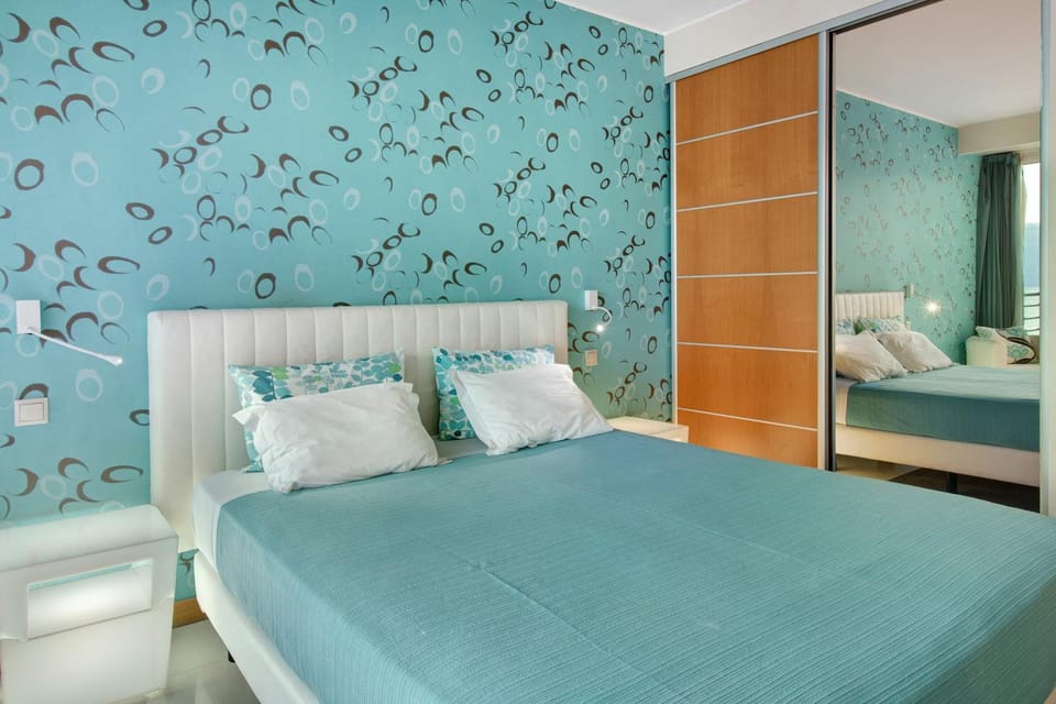 Living room, Bedroom