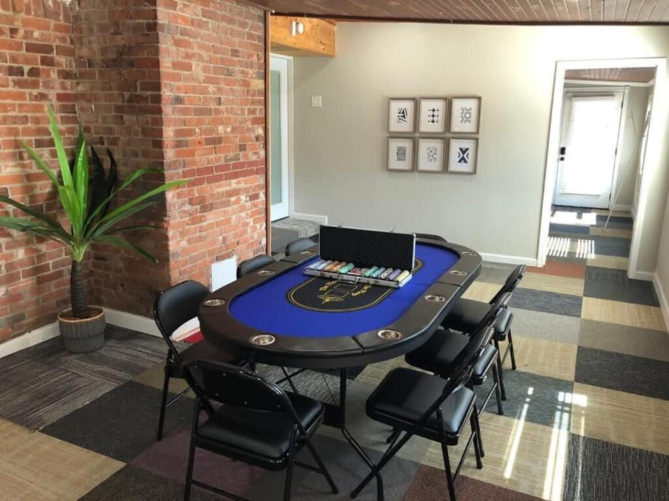 5BD-3BA in the Heart of Dallas wit Pool & Hot Tub House in Dallas