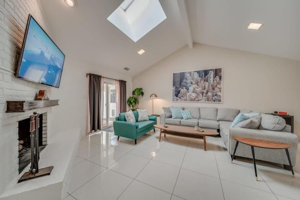 Central Plano 4-BD 2-BA Pool Retreat, Sleeps 10 House in Plano