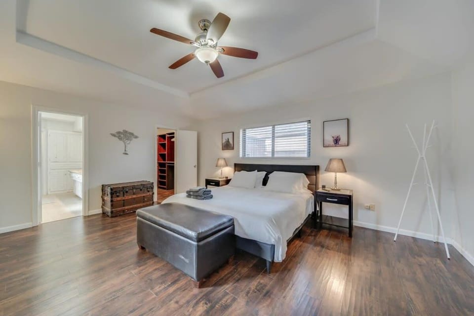 Central Plano 4-BD 2-BA Pool Retreat, Sleeps 10 House in Plano