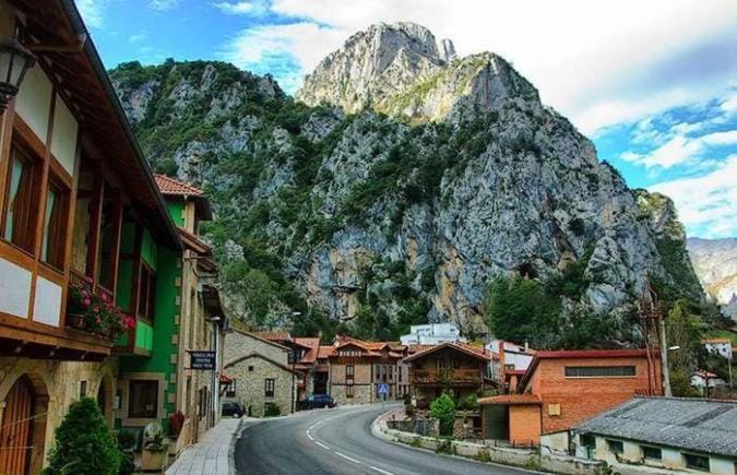 Campo House in Cantabria