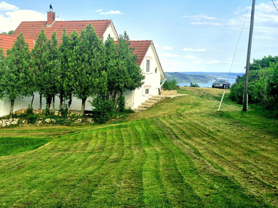 Royal Panoráma Vendégház Apartment in Hungary