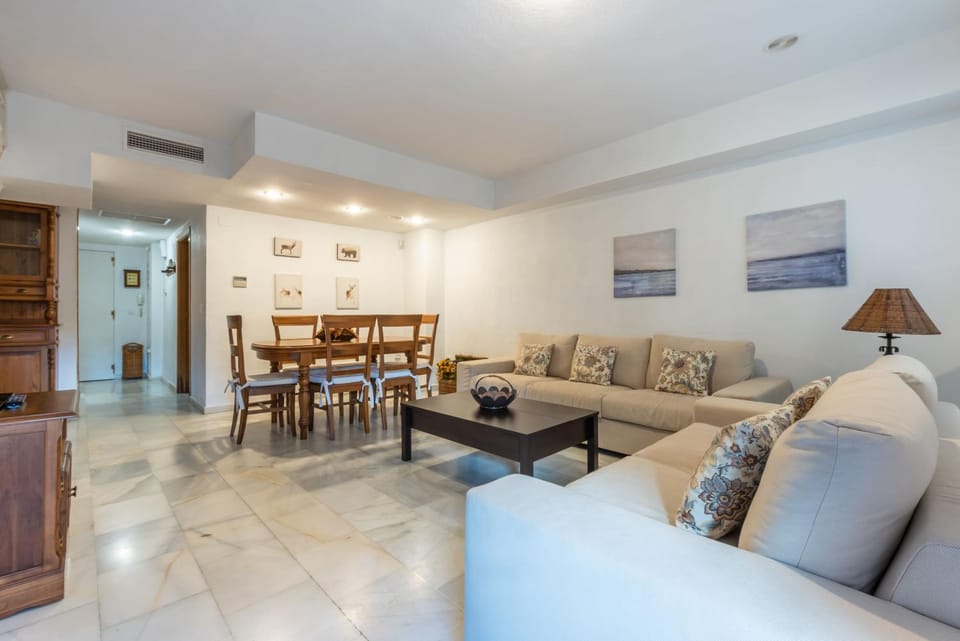 TV and multimedia, Living room, Dining area