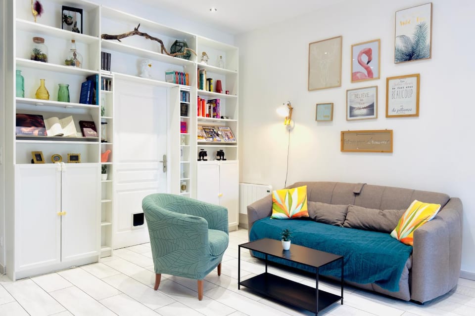 Library, Living room