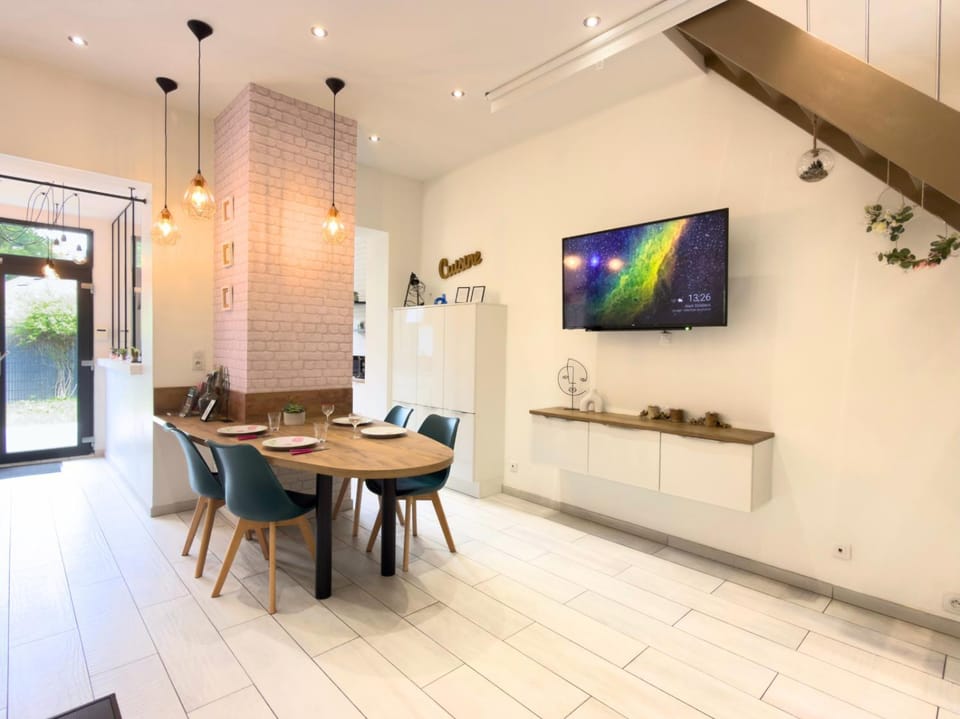 Communal lounge/ TV room