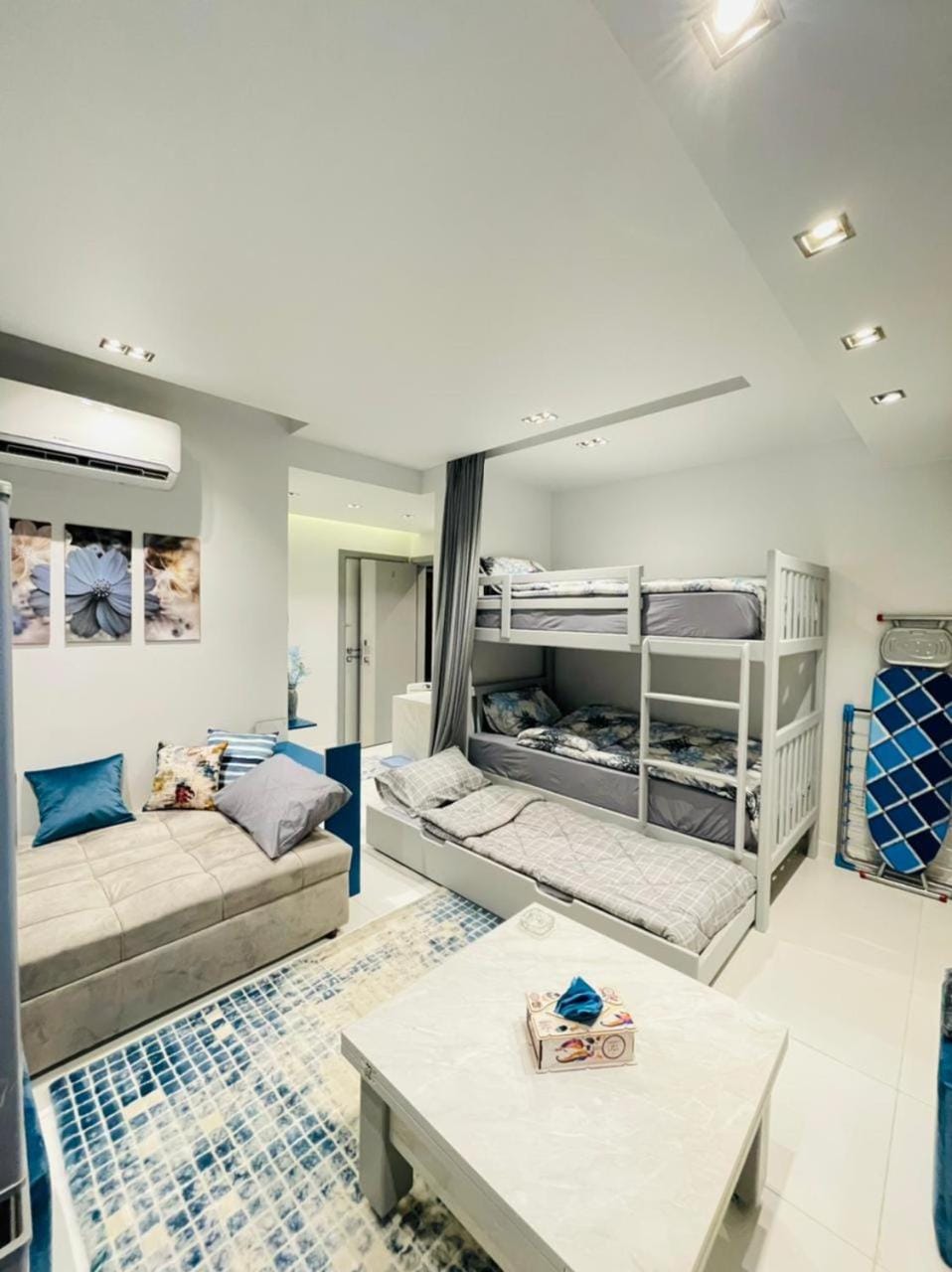 Bed, bunk bed