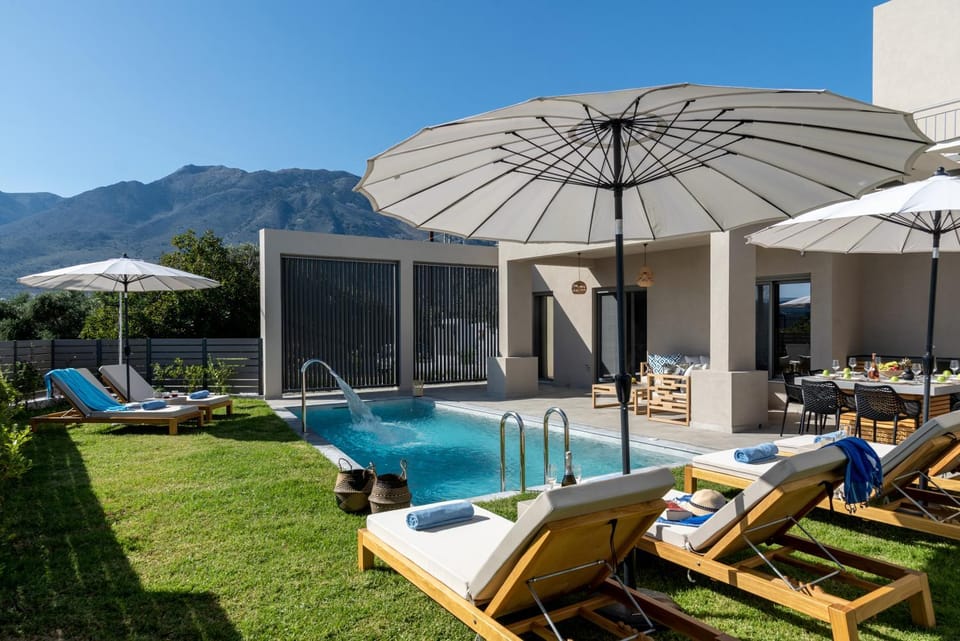 Natural landscape, Garden, Mountain view, Swimming pool, sunbed