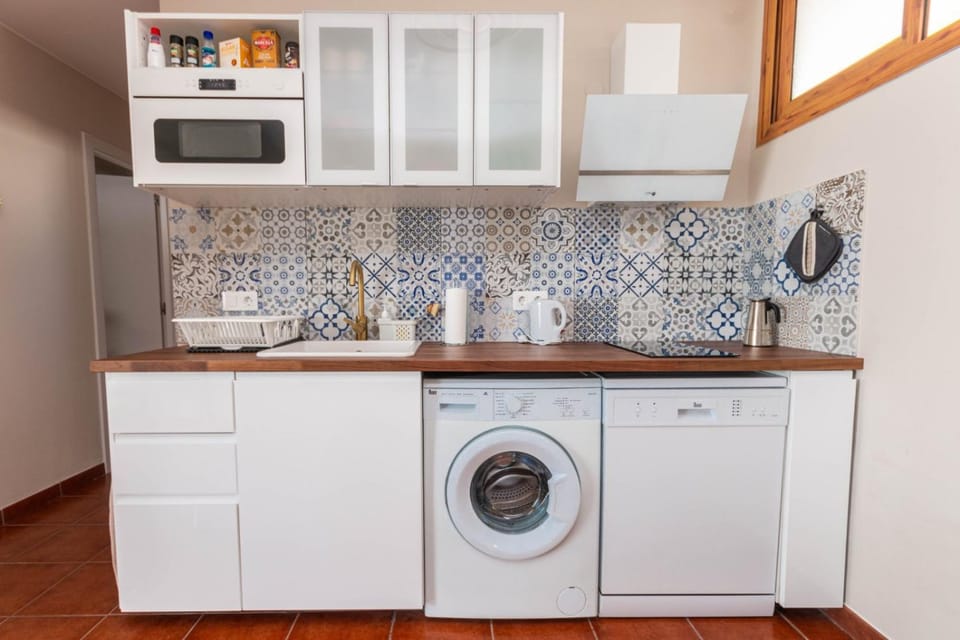 Coffee/tea facilities, Kitchen or kitchenette