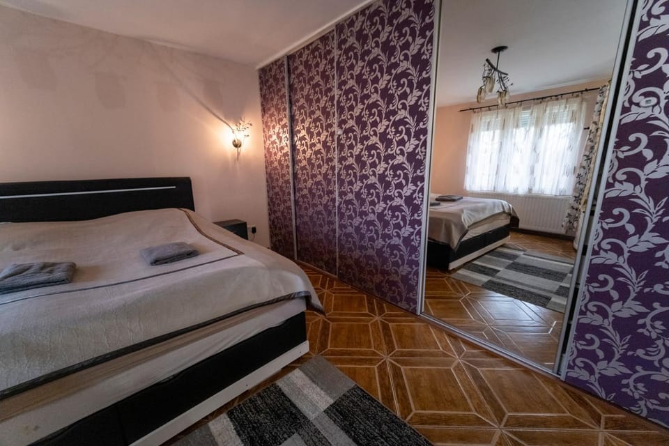 Bed, Bedroom, wardrobe