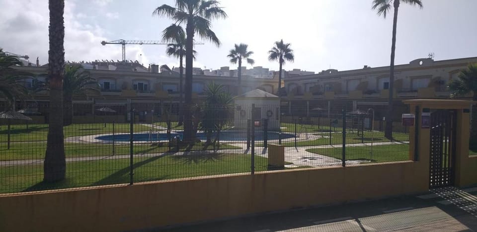 Property building, Garden, Swimming pool