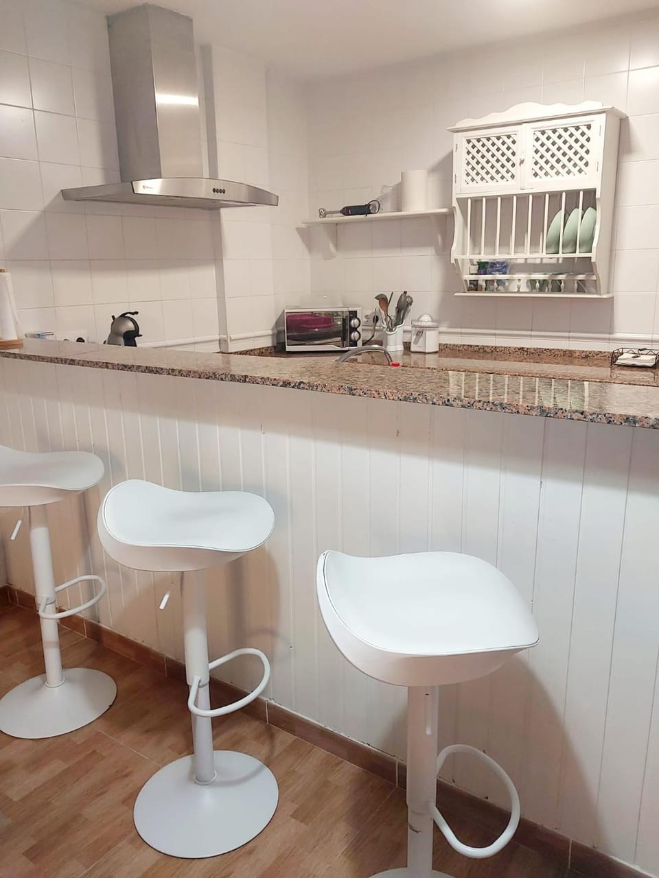 Kitchen or kitchenette, Lounge or bar