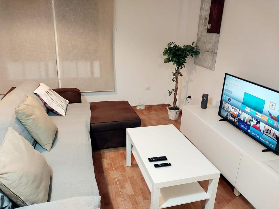Communal lounge/ TV room, Lounge or bar, Dining area