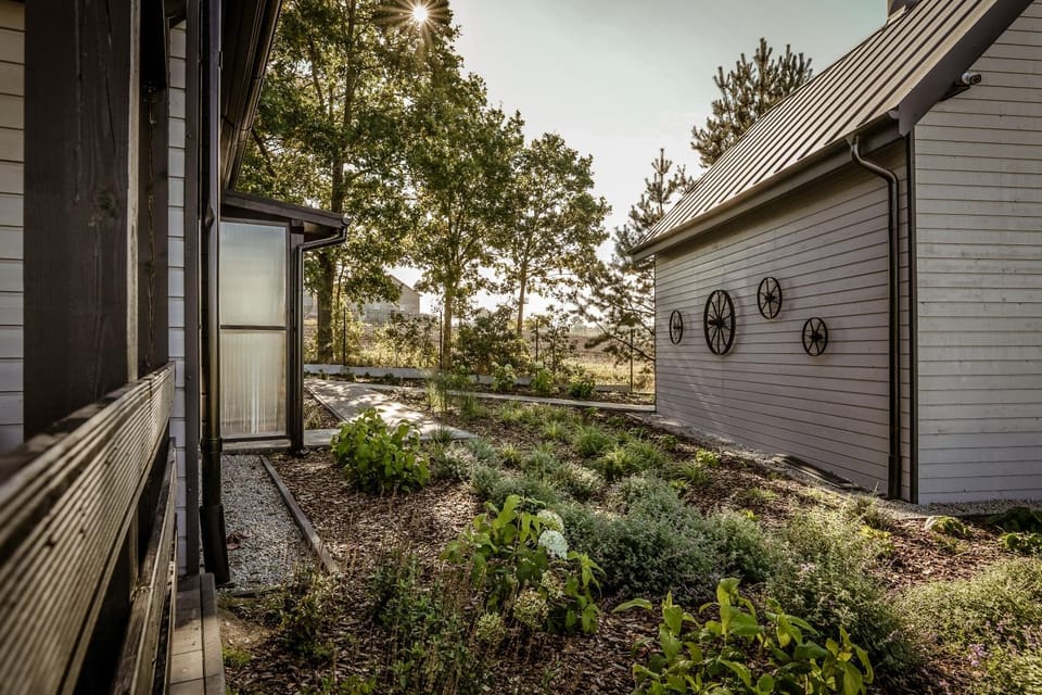 Property building, Day, Garden, Garden view