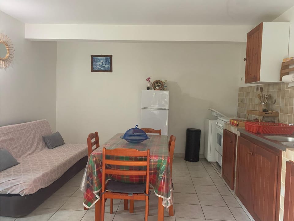 Living room, Dining area, minibar, kitchen