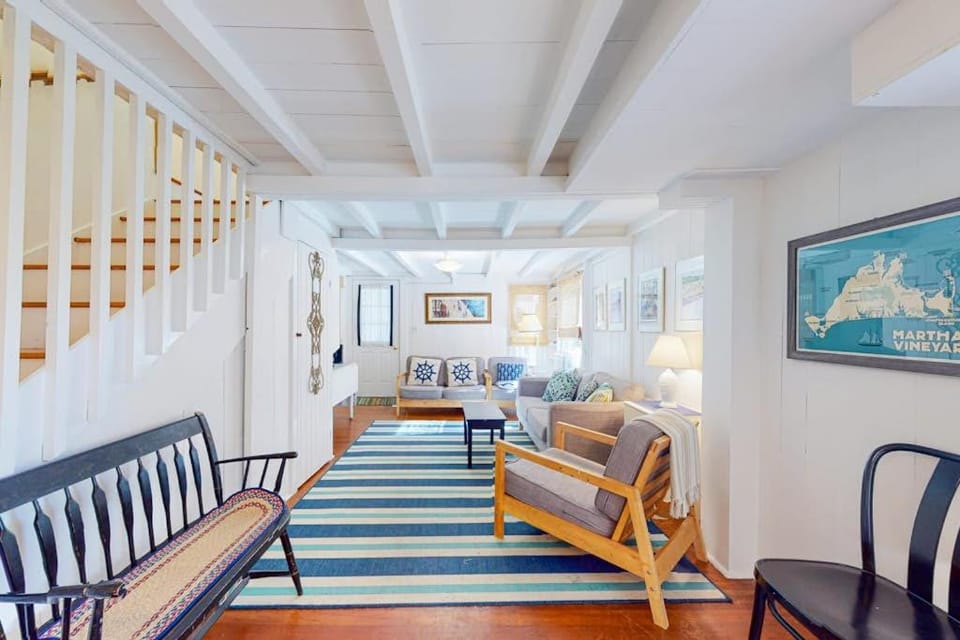 Canary Cottage House in Tisbury