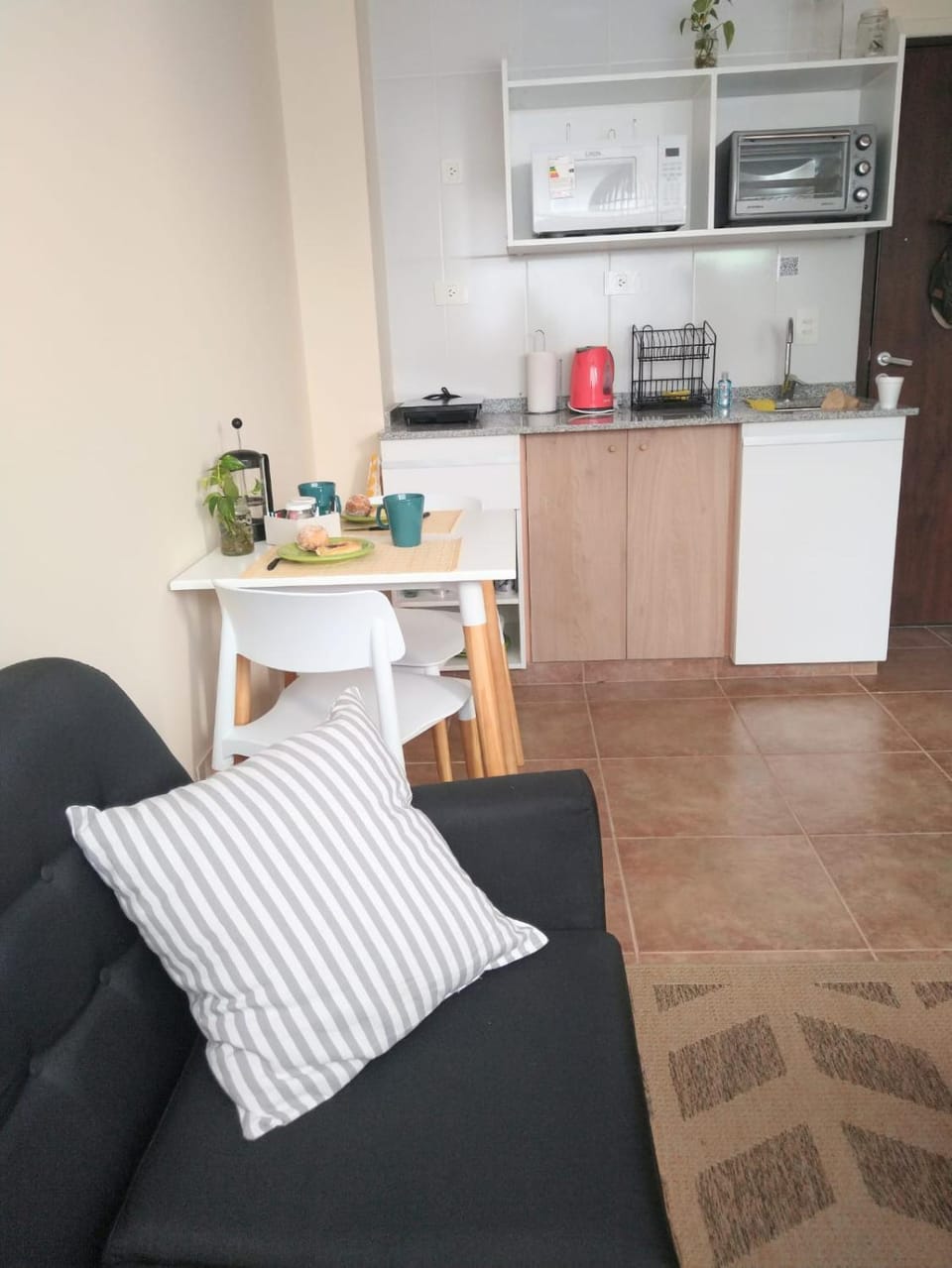 Kitchen or kitchenette, Seating area, Dining area, pet friendly