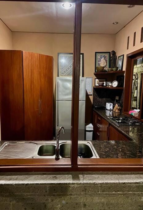 Spacious 4-bedroom garden villa Villa in Denpasar