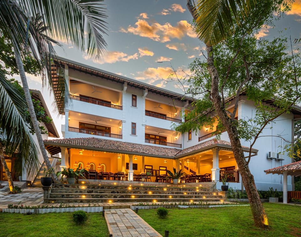 Property building, Restaurant/places to eat