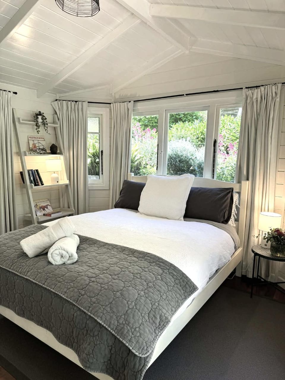 Bedroom, Garden view
