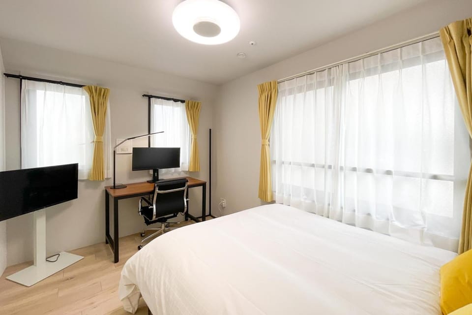 Bed, TV and multimedia, Bedroom, hair dresser