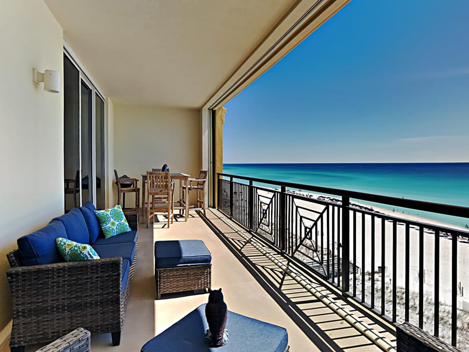 Balcony/Terrace, Seating area, Beach, Sea view
