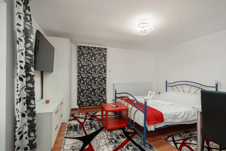 Bed, TV and multimedia, Living room, Bedroom, hair dresser