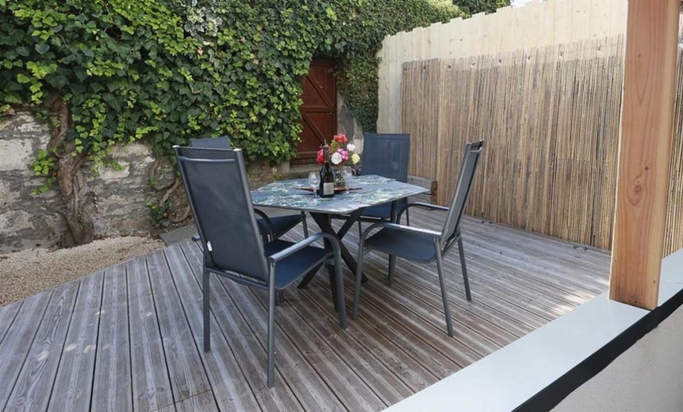 Patio, View (from property/room), Balcony/Terrace, Dining area, Meals