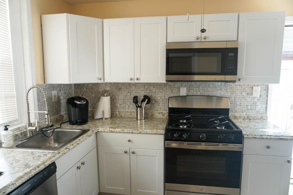 Coffee/tea facilities, Kitchen or kitchenette, Breakfast, Dinner, dishwasher, minibar, pet friendly, stove, toaster