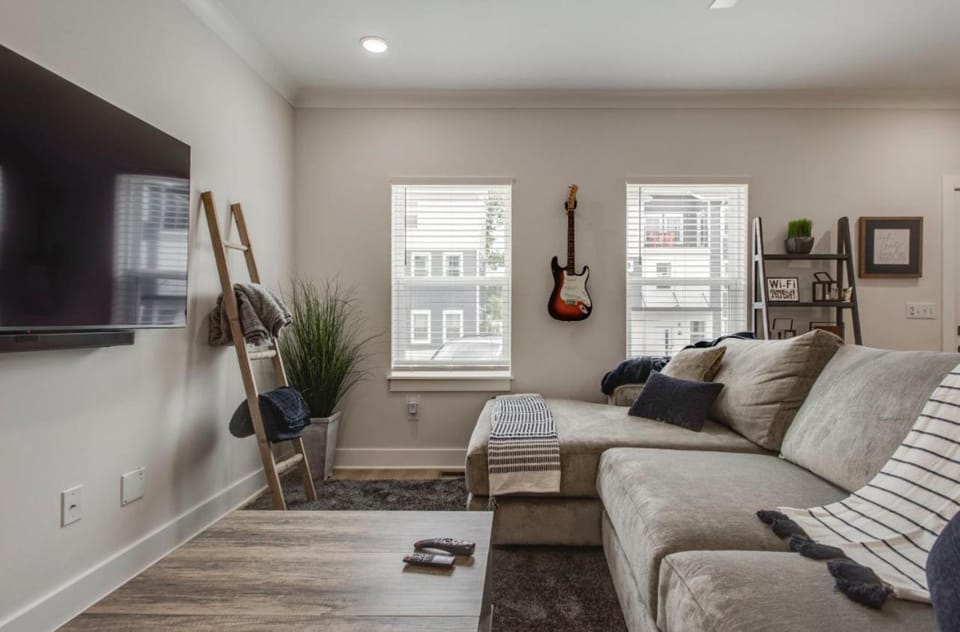 Classy, Cozy, Close to downtown Apartment in East Nashville