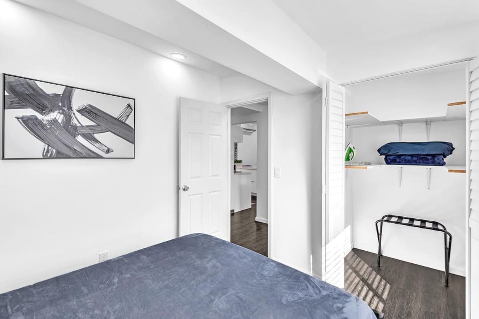 Two Bedroom Hollywood Beach Vacation SC01 House in Hollywood