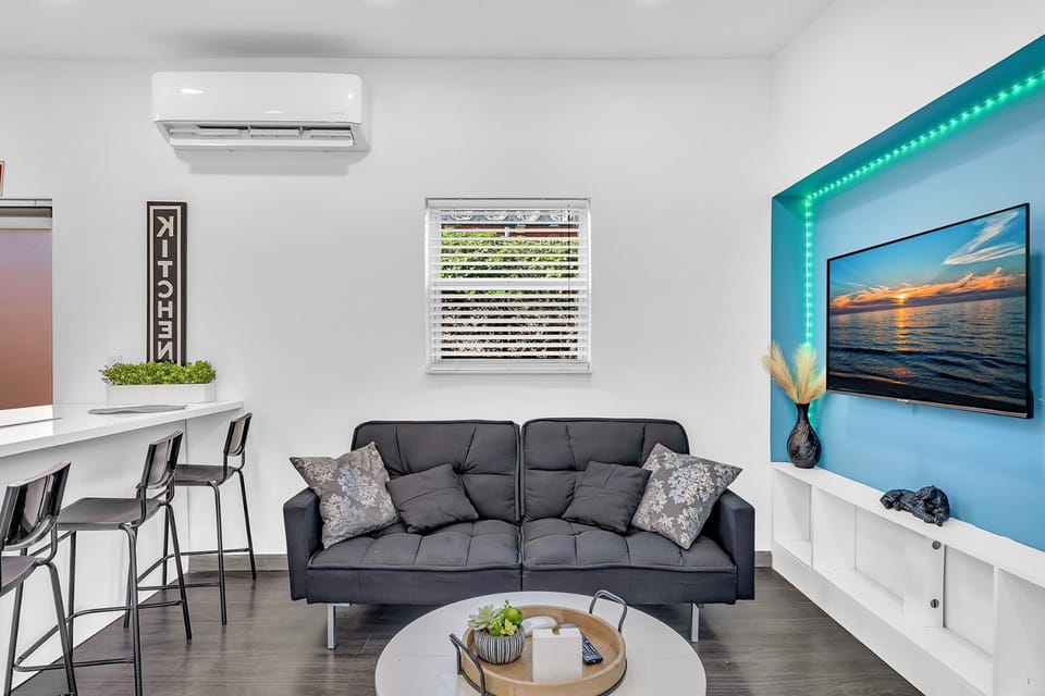 Two Bedroom Hollywood Beach Vacation SC01 House in Hollywood